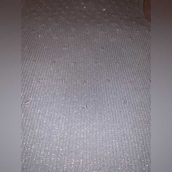 Cache snowflake sparkle Metallic Top - Picture 9 of 9